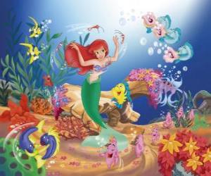 Puzzle Ariel la petite sirène, dansant avec les amis de leurs poissons