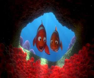 Puzzle Corail et Marlin excités à regarder leurs futurs enfants et la pensée de leurs noms