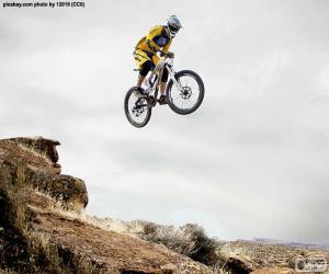 Puzzle Cycliste VTT ou vélo tout terrain sautant