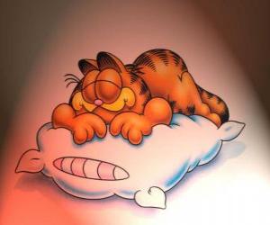 Puzzle Garfield dormir sur un oreiller