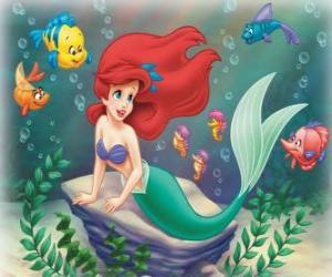 Puzzle La Petite Sirène Ariel avec son prince charmant rêver aux côtés de son ami le poisson Flounder
