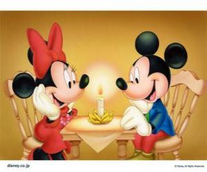 Puzzle Mickey et Minnie dans un dîner romantique à la lueur des bougies