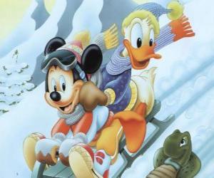 Puzzle Mickey Mouse et Donald traîneau vers le bas