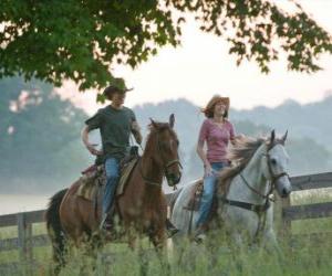 Puzzle Miley Stewart / Hannah Montana (Miley Cyrus) équitation avec son ami Travis Brody (Lucas Till) 