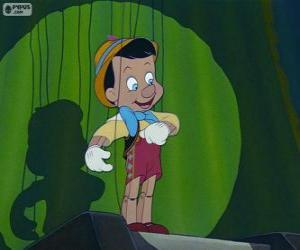 Puzzle Pinocchio heureux, dans un spectacle