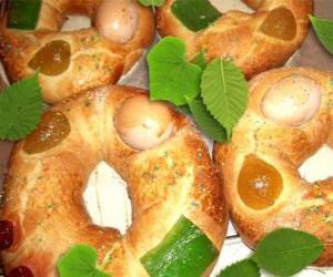 Puzzle Traditionnel gâteau de Pâques, est un aliment typique de certaines régions espagnoles. Traditionnellement, le meilleur homme du singe donne à son filleul le dimanche de Pâques.
