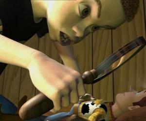 Puzzle Woody est interrogé par le mal Sid
