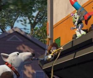 Puzzle Woody et Buzz, atteindre le camion de déménagement poursuivi par le chien.