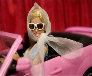 Puzzle Barbie au volant de sa voiture