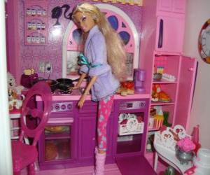 Puzzle Barbie dans la cuisine