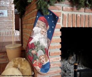 Puzzle Bas de Noël est en attente de la cheminée