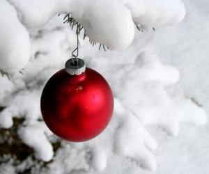 Puzzle Boule de Noël suspendu à l'arbre