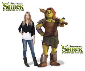 Puzzle Cameron Diaz est la voix de Fiona, le guerrier, dans le dernier film Shrek 4 ou Shrek, il était une fin