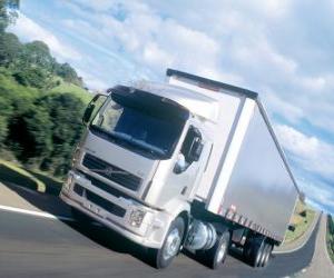 Puzzle Camion Volvo VM est un camion moyen