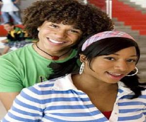 Puzzle Chad (Corbin Bleu), Taylor (Monique Coleman)