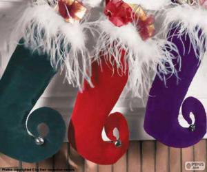 Puzzle Chaussettes de Noël suspendus et plein de cadeaux