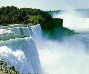 Puzzle Chutes du Niagara, cascades volumineux sur la frontière entre le Canada et les États-Unis