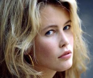 Puzzle Claudia Schiffer est un mannequin allemand.