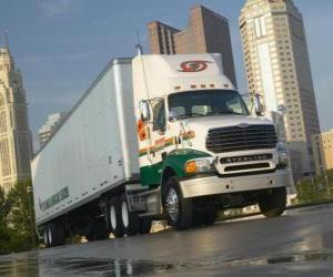 Puzzle de remorques de camions dans la ville