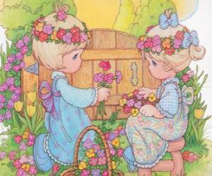 Puzzle Deux jeunes filles recueillent les fleurs. Precious Moments