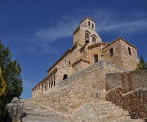 Puzzle Eglise romane construite dans la pierre