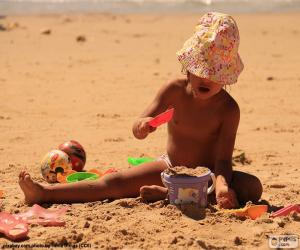 Puzzle Fille jouant sur la plage