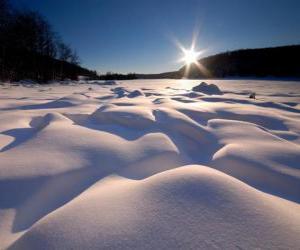 Puzzle formes sinueuses dans le lac Eagle en Ontario, Canada