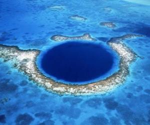 Puzzle Grand Trou Bleu, déduction faite des réserves de Belize Barrier Reef