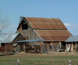 Puzzle Grande construction rurale: Grange, bâtiments pour les animals