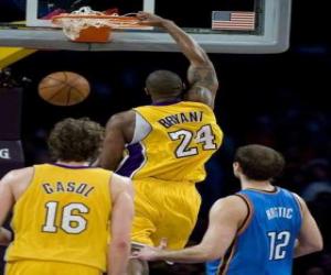 Puzzle Joueur de basket réalisant un dunk