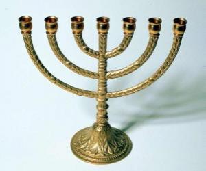Puzzle La Menorah est un chandelier ou candélabre à sept branches, symbole du judaïsme