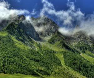 Puzzle Le Col des Aravis est un col de montagne dans les Alpes françaises
