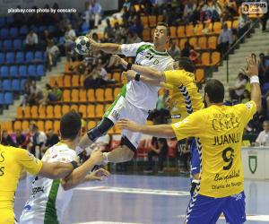 Puzzle Le handball saute en attaque