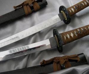 Puzzle Le Katana est un sabre à un seul bord, courbes