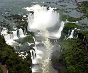 Puzzle Les chutes d'Iguazú, en Argentine et au Brésil