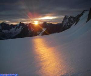 Puzzle Lever de soleil sur la montagne