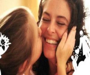 Puzzle Maman ou la mère recevont des baisers de sa fille