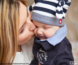 Puzzle Mère embrasser son bébé