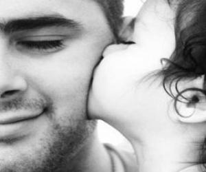 Puzzle Papa reçoit un baiser et une accolade de sa fille