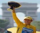 Lance Armstrong avec un trophées