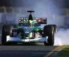 Voiture de carrières avec pilote dans un circuit