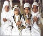 Enfants faisant Du'a, une supplication à l'islam