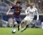 Leo Messi tirant la balle