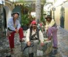 Trois pirates, le capitaine et ses assistants