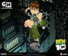 Ben 10 courses autour de la ville avec le poignet de l'Omnitrix