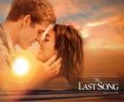 Affiche promotionnelle La dernière chanson (Miley Cyrus et Liam Hemsworth)