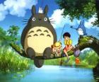 Tororo, le roi de la forêt et ses amis dans le film d'anime Mon Voisin Tororo