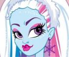 Abbey Bominable, la fille du Yéti est âgé de 16 ans et est une étudiant d'échange en Monster High
