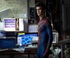 Peter Parker dans le laboratoire souterrain de Dr Connors
