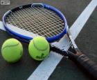 Balles et raquette de tennis